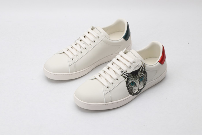 G*u*i low-top sneaker
