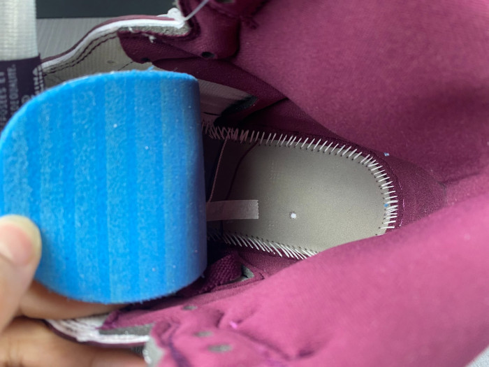 Air Jordan 1 High OG “Bordeaux” 555088-611