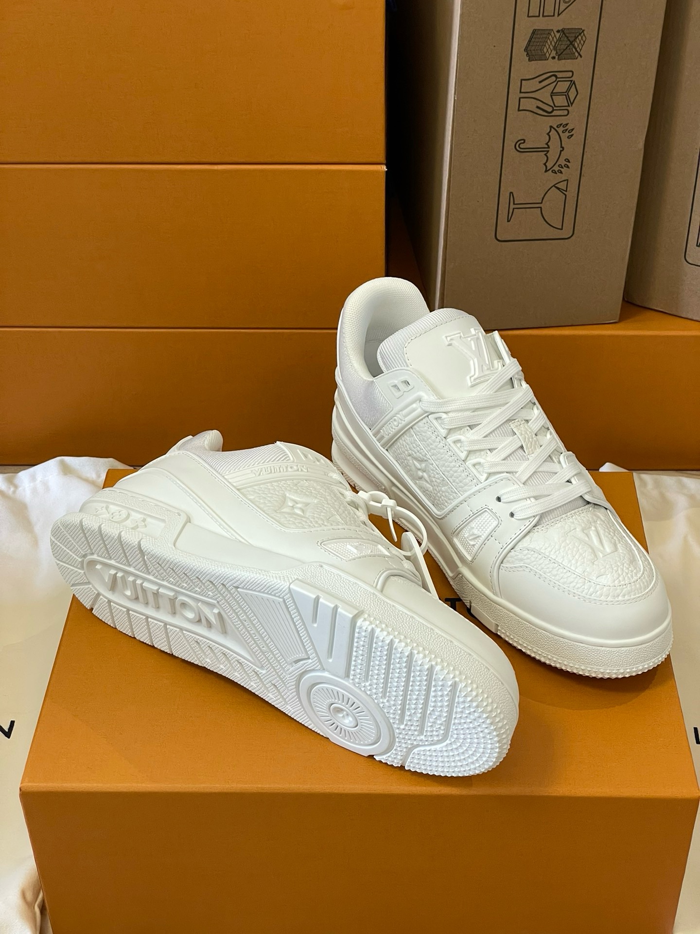 Loui Vuitto TRAINER SNEAKER