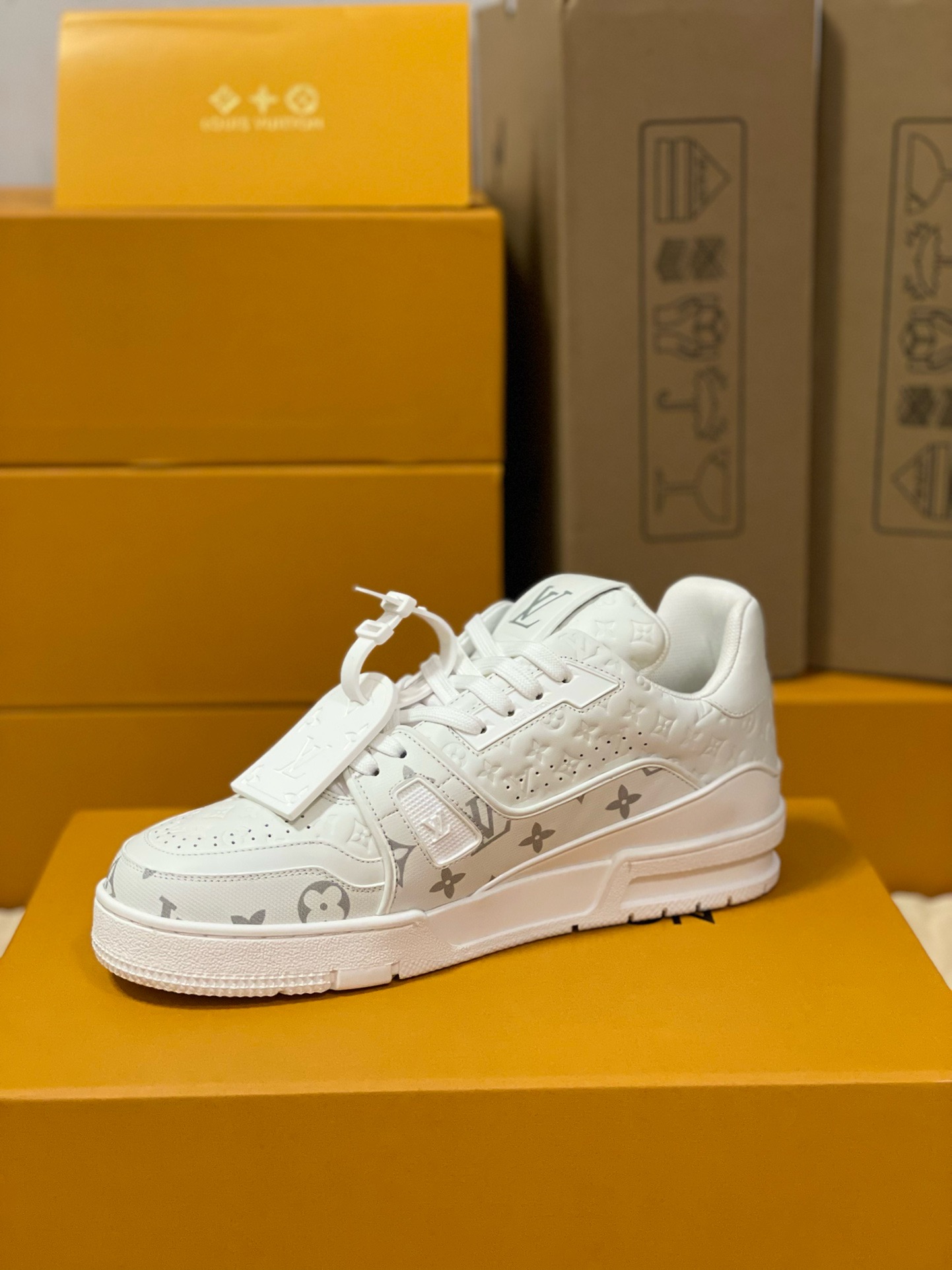 Loui Vuitto TRAINER SNEAKER